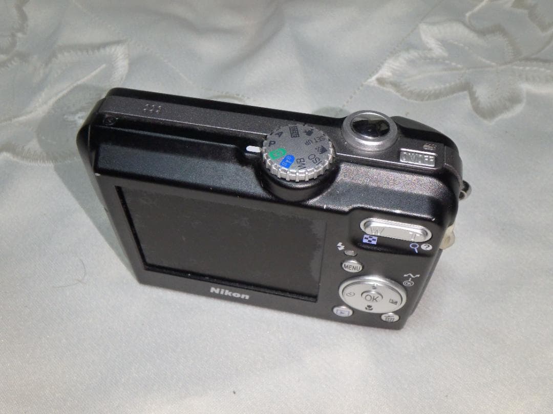 動作品 NIKON P1 COOLPIX デジタルカメラ