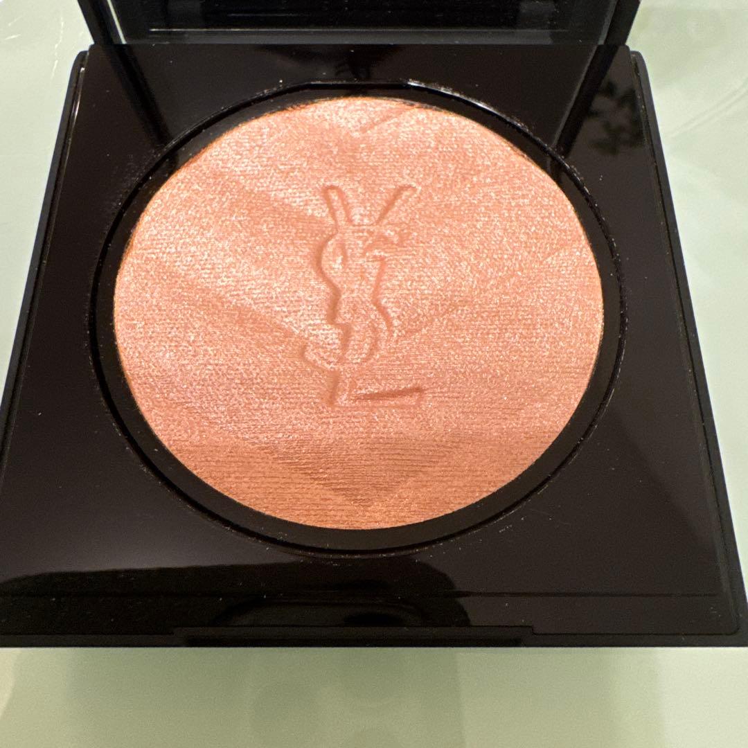 YSL オールアワーズ ハイパーリュミナイザー 03