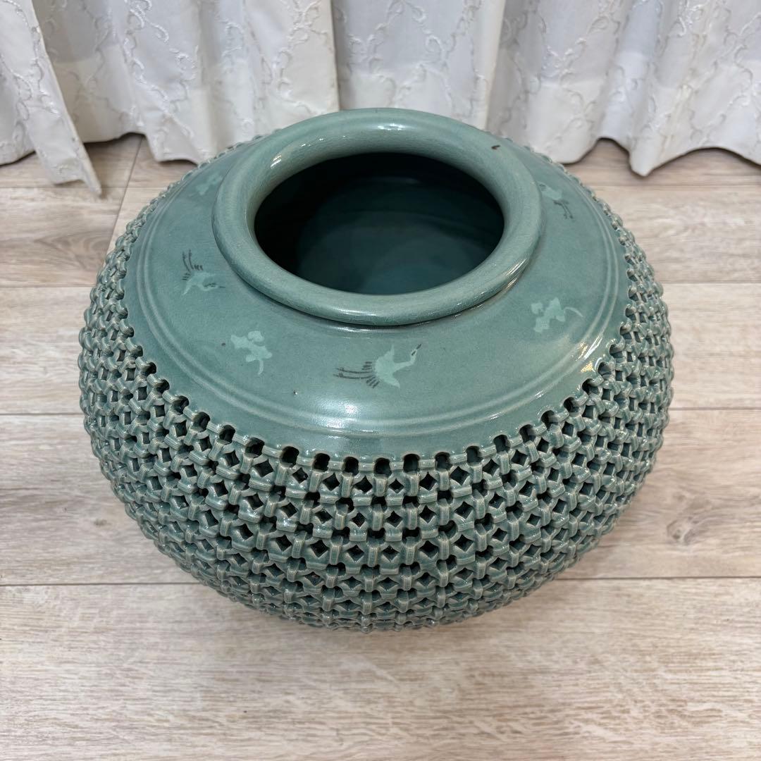 青磁器 透かし彫り 花瓶 花器 飾り壺 インテリア