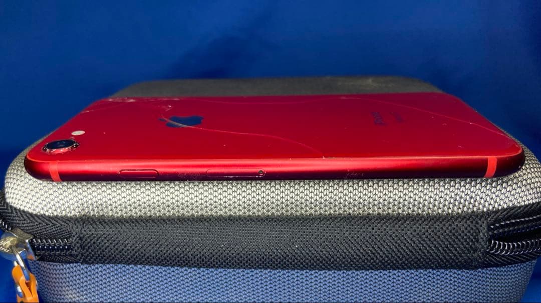 iPhone 8 256GB (PRODUCT)RED SIMフリー 背面割れ有