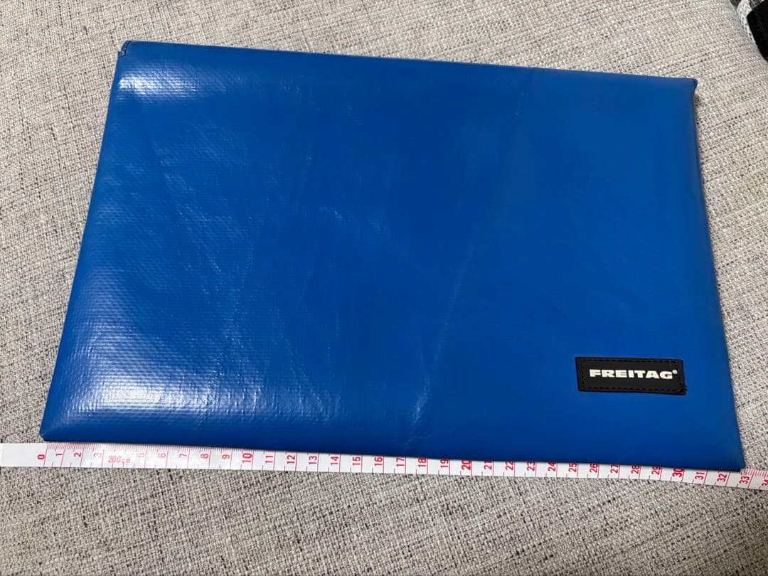 フライターグ　青　ノートPCスリーブ