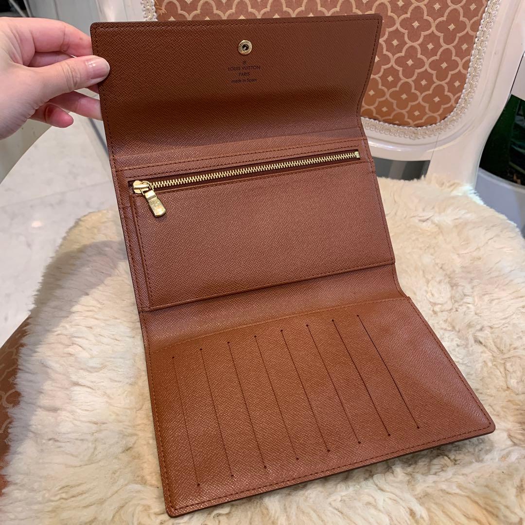 ☆未使用品☆ルイ・ヴィトン　モノグラム　ポシェット・パスポート　三つ折り　財布