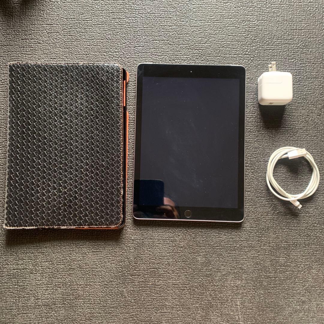 iPad 5世代 32gb Wi-Fi + CELULAR SIMFREE