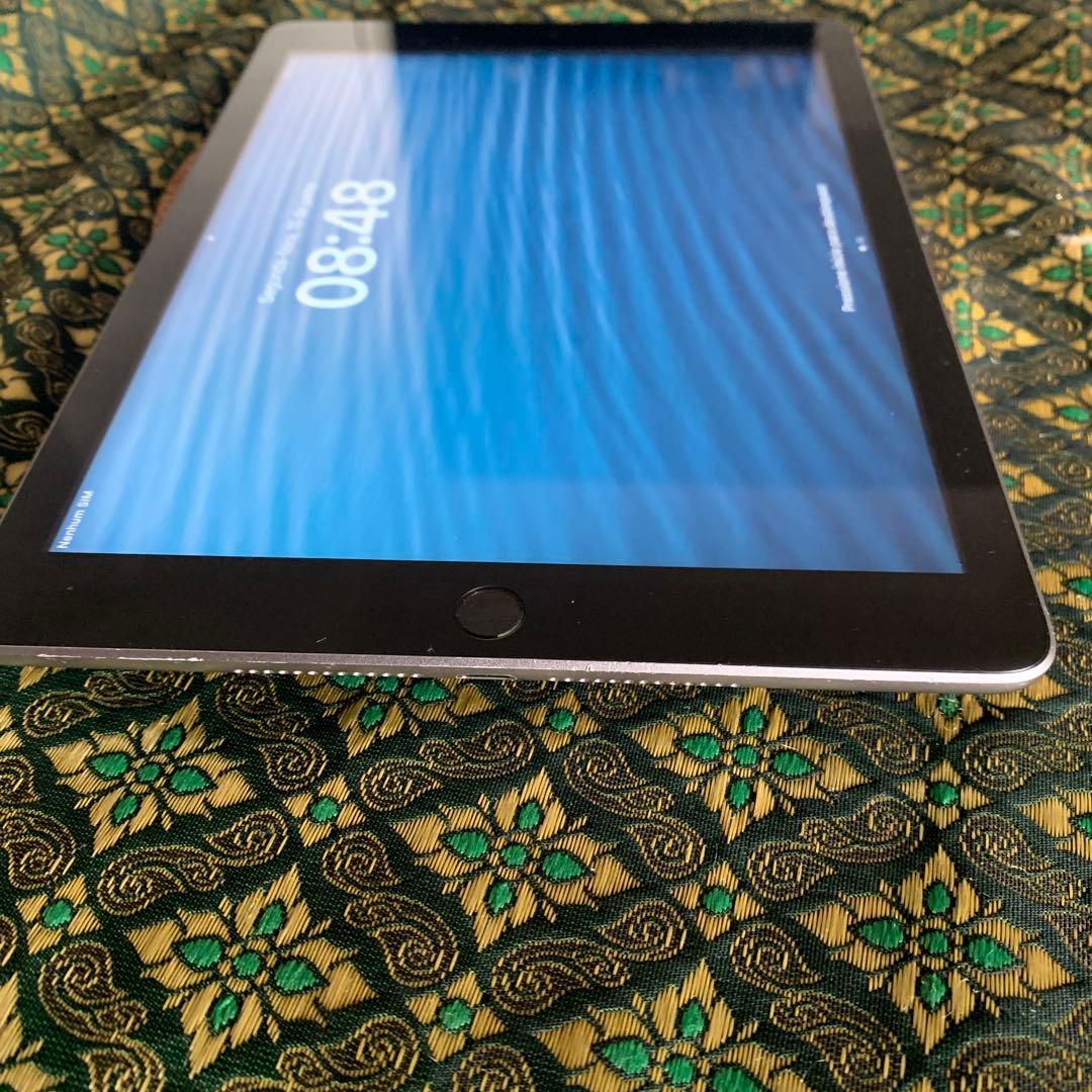 iPad 5世代 32gb Wi-Fi + CELULAR SIMFREE
