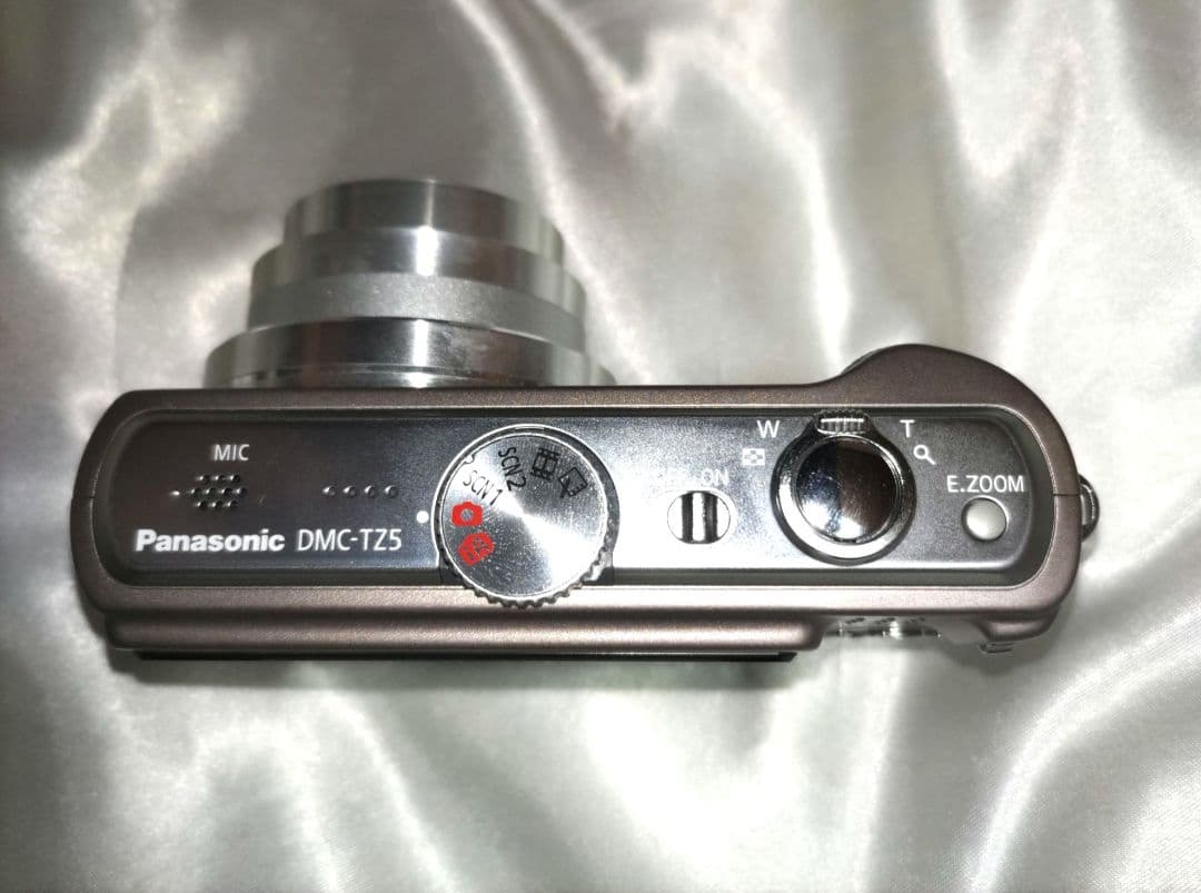 Panasonic LUMIX DMC-TZ5 デジタルカメラ　パナソニック