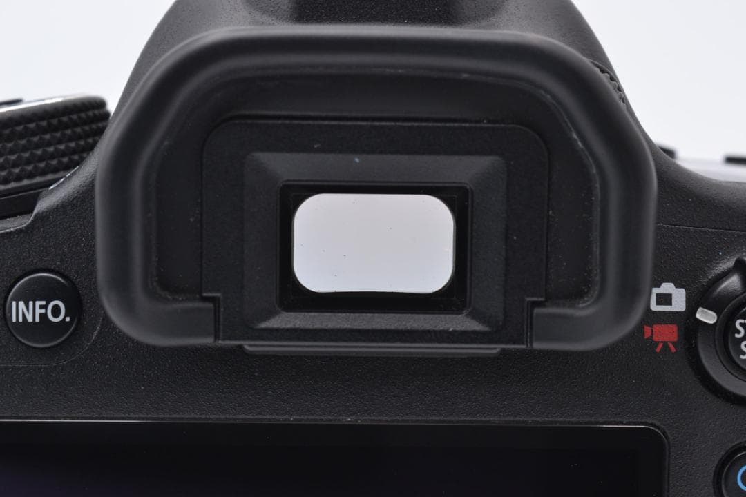 ■ 美品 ■ キャノン　Canon EOS 6D ボディ