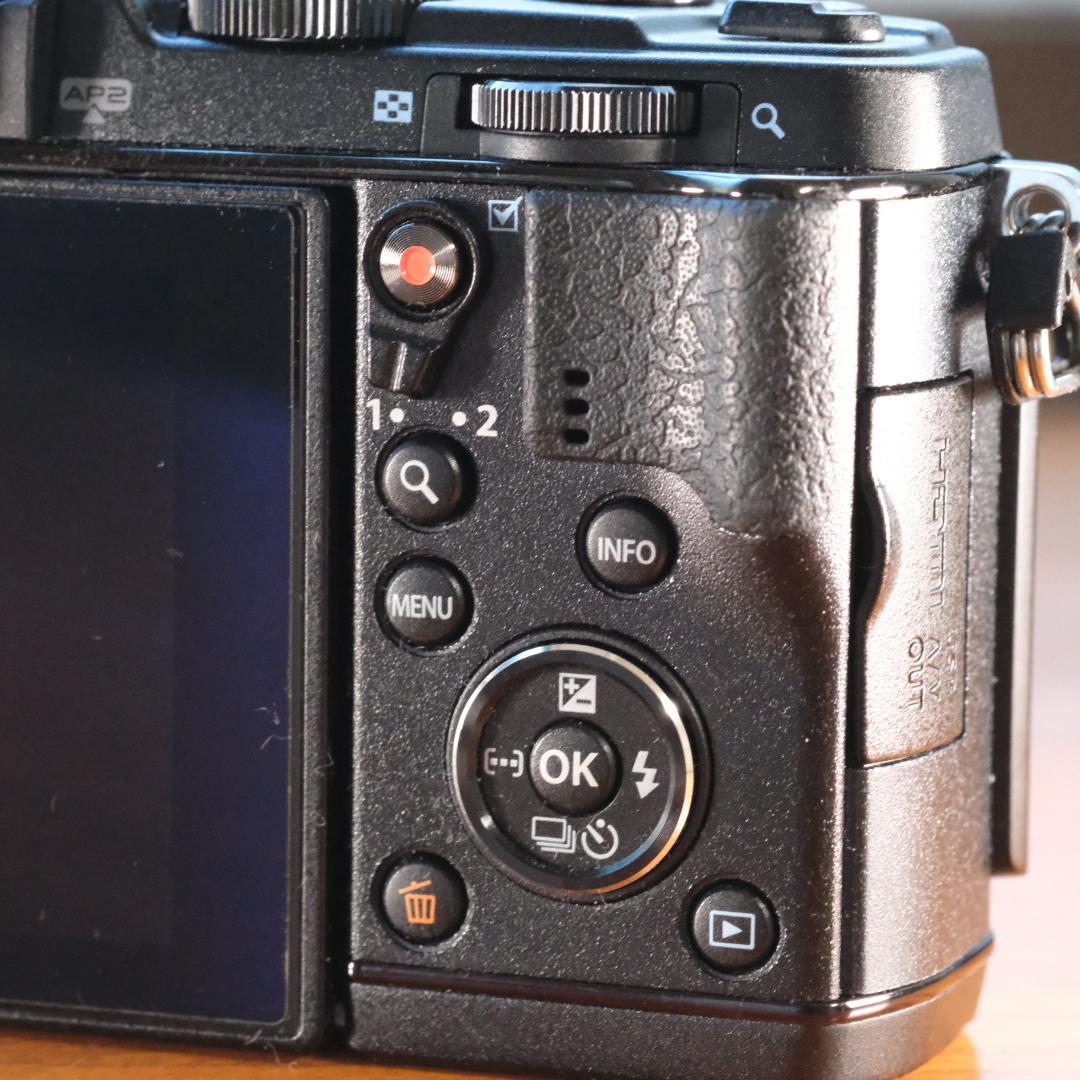 OLYMPUS オリンパス PEN E-P5 ボディ プレミアムモデル 美品