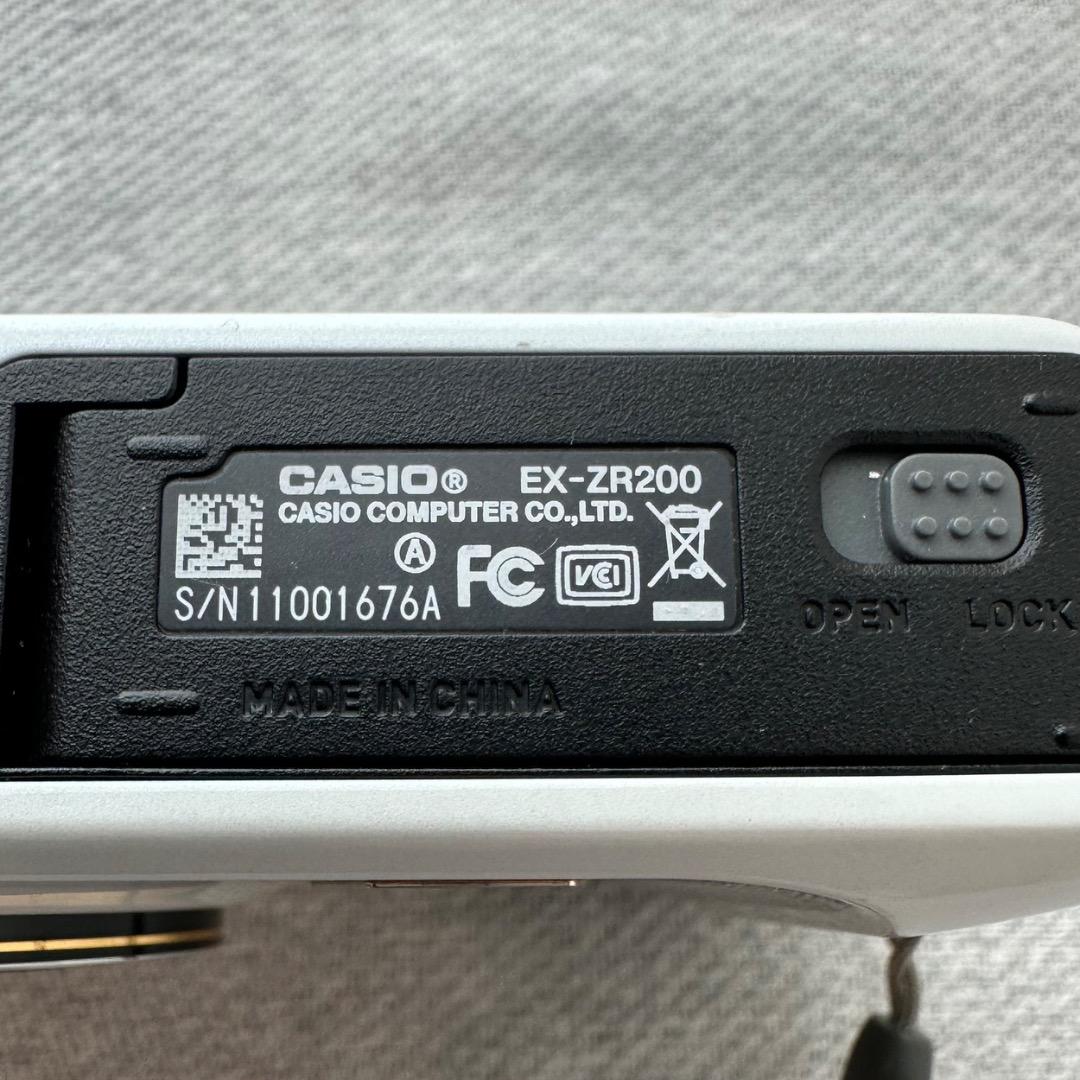 CASIO Exlim EX-ZR200 セット 動作品 (訳あり)