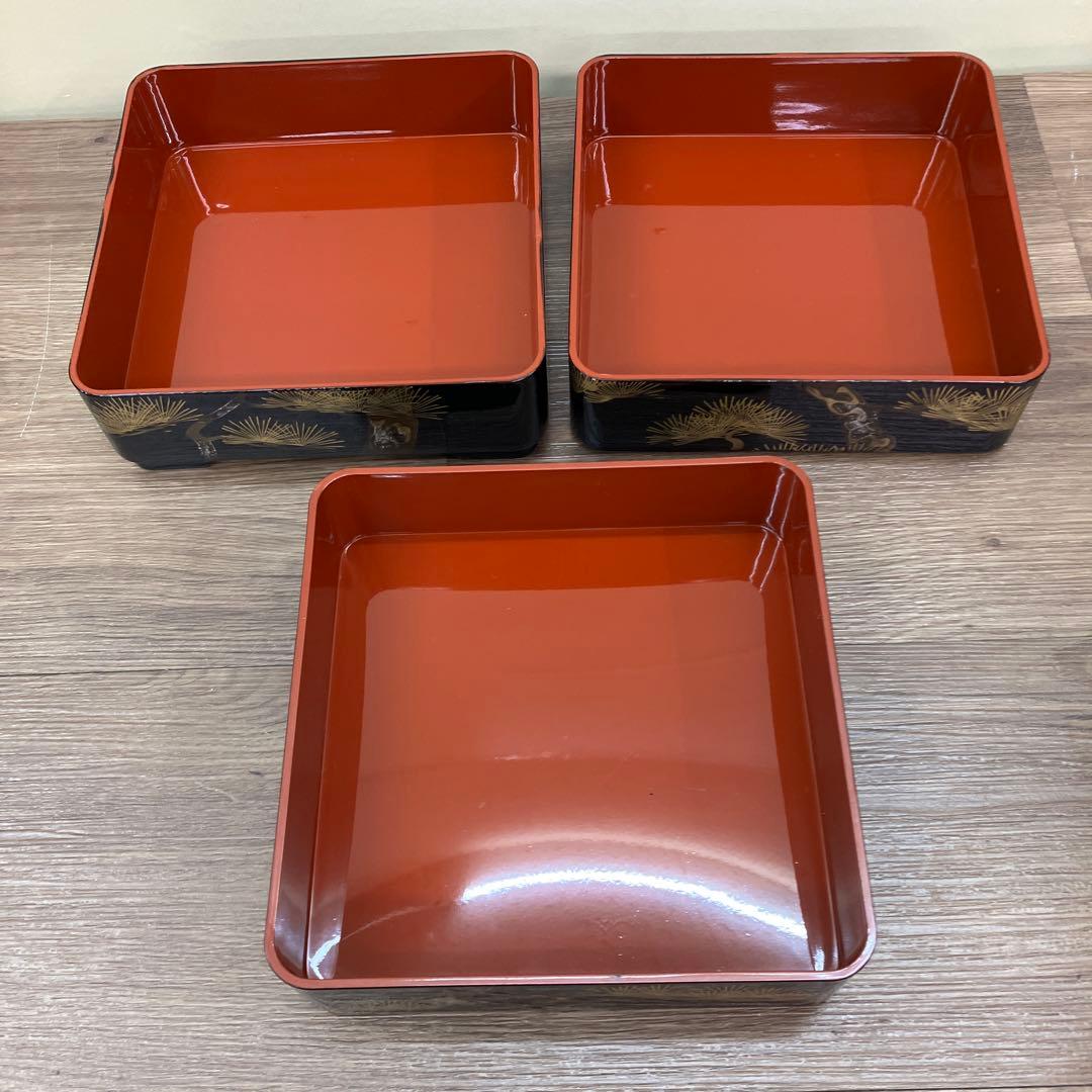 E-2 高級 漆器 三段重箱 松鶴 蒔絵 黒内朱 縁起物 お正月 おせち レトロ