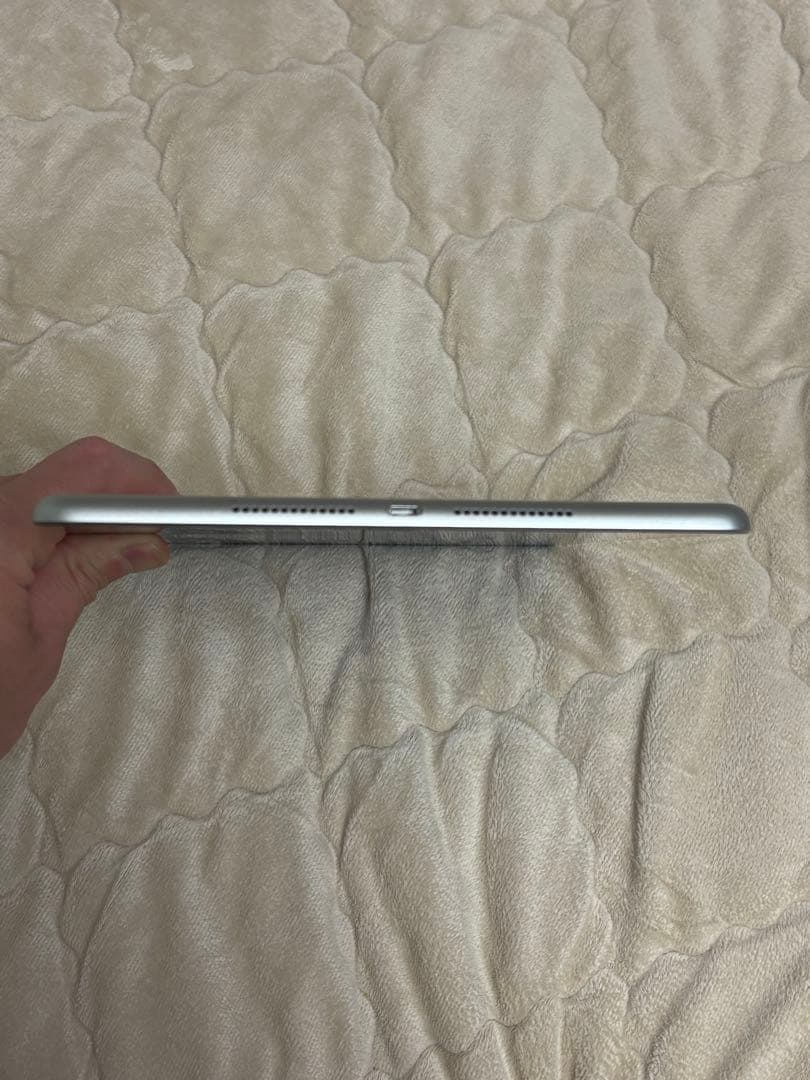 iPad第9世代 セルラー+Wi-Fi 64GB