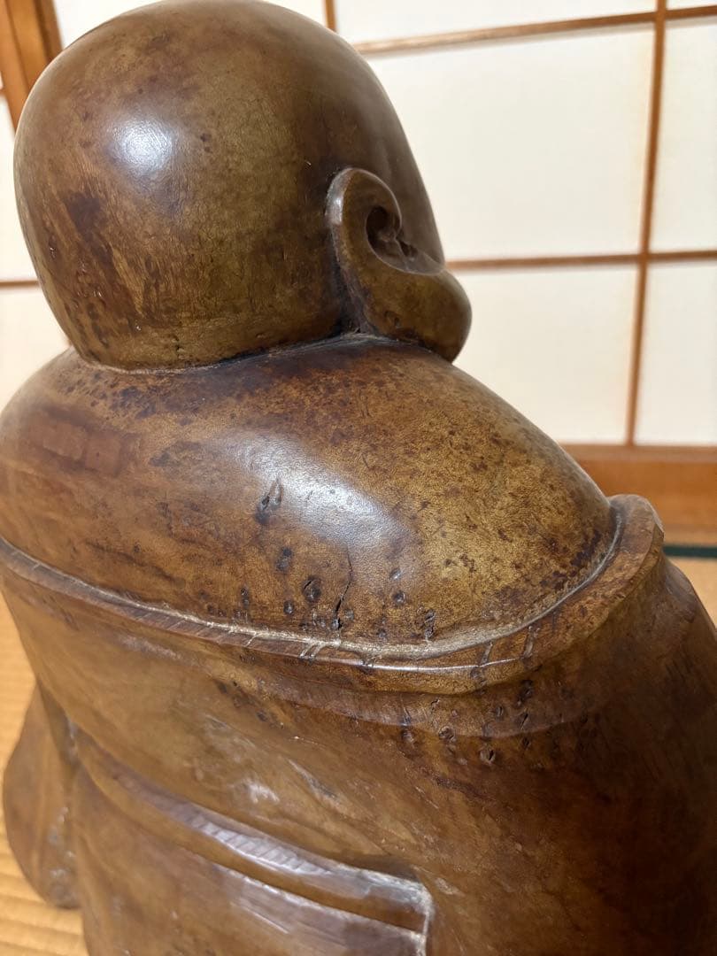 七福神の一人である「布袋様（ほていさま）」の置物