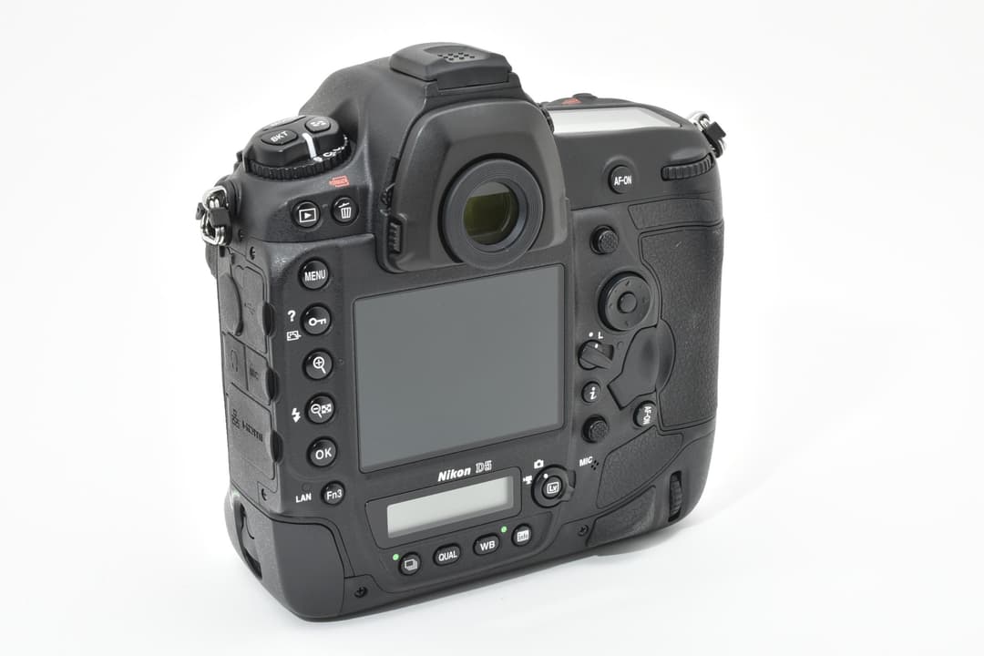 ■ほぼ新品■ ニコン D5 デジタル一眼 #D094