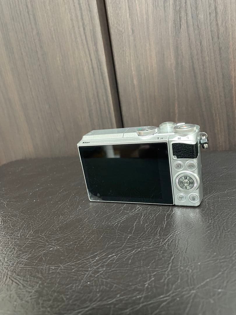 【16日13時まで値下げ】Nikon（ニコン） 1 j5ダブルズームレンズキット