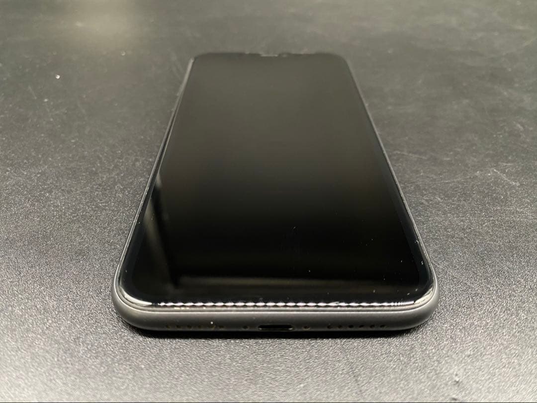 ★Apple iPhone 11 MWLT2J/A 64GB SIMフリー