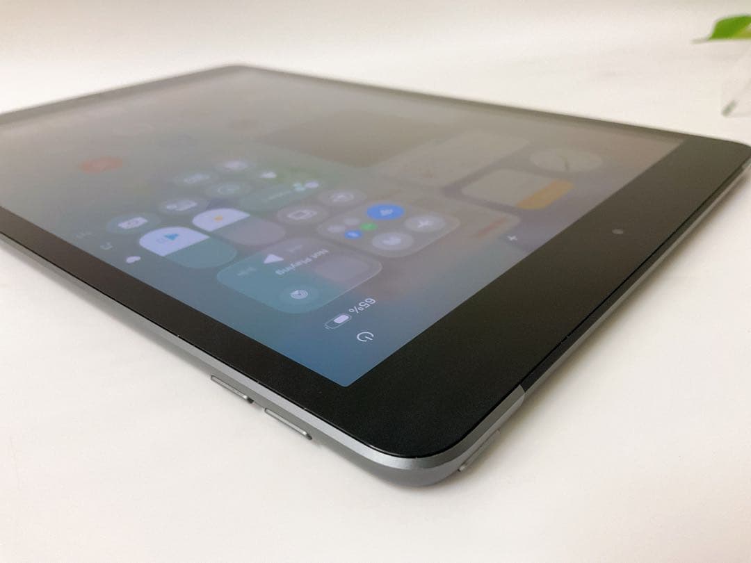 【美品・BT98％】iPad 第8世代 32GB Cellularモデル