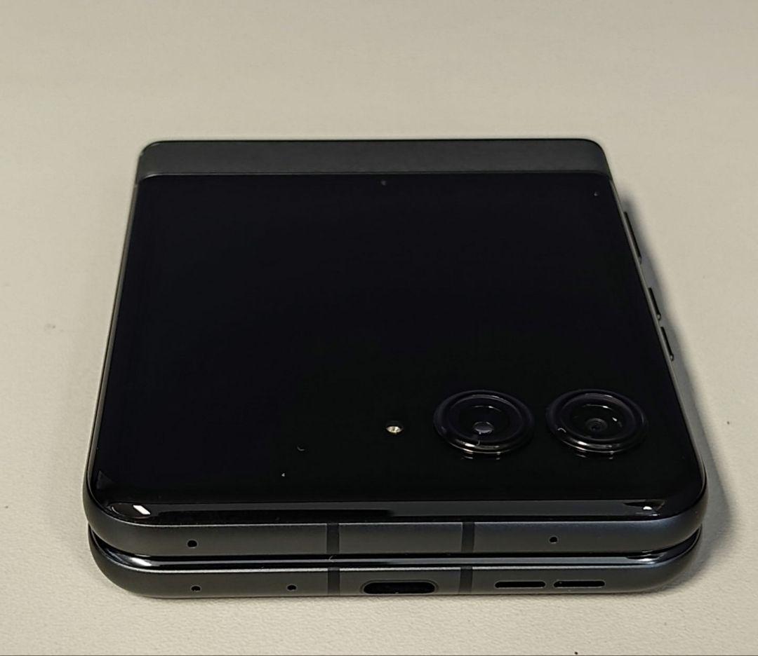 MOTOROLA razr 50 256GB アメリカ版