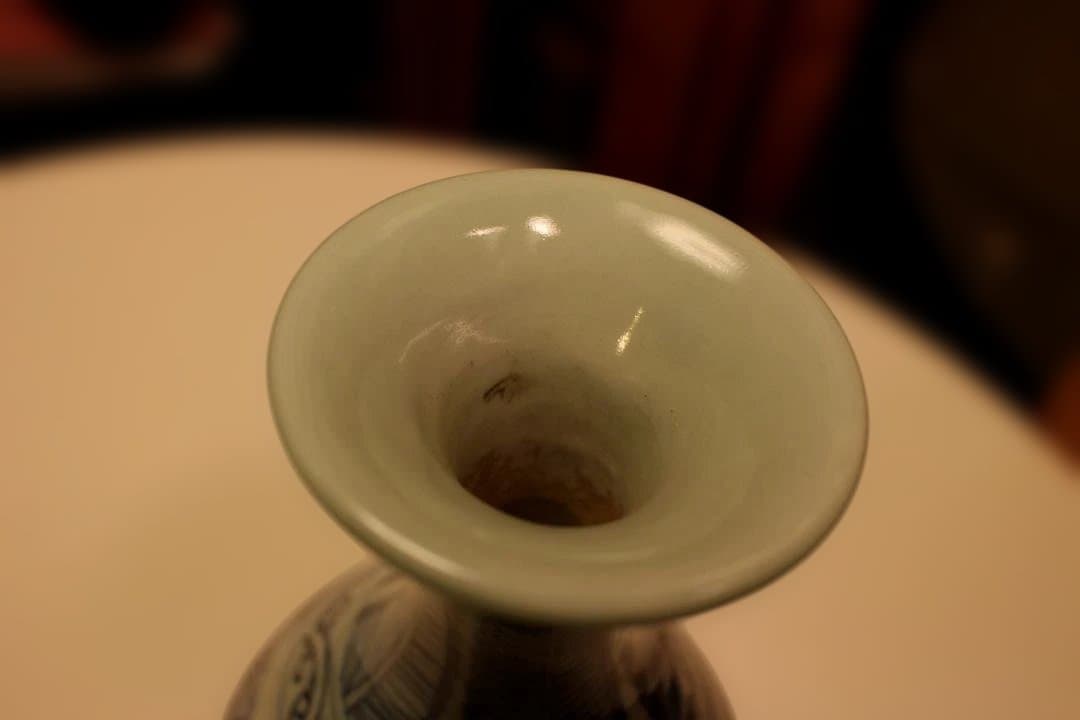青と白の陶器花瓶