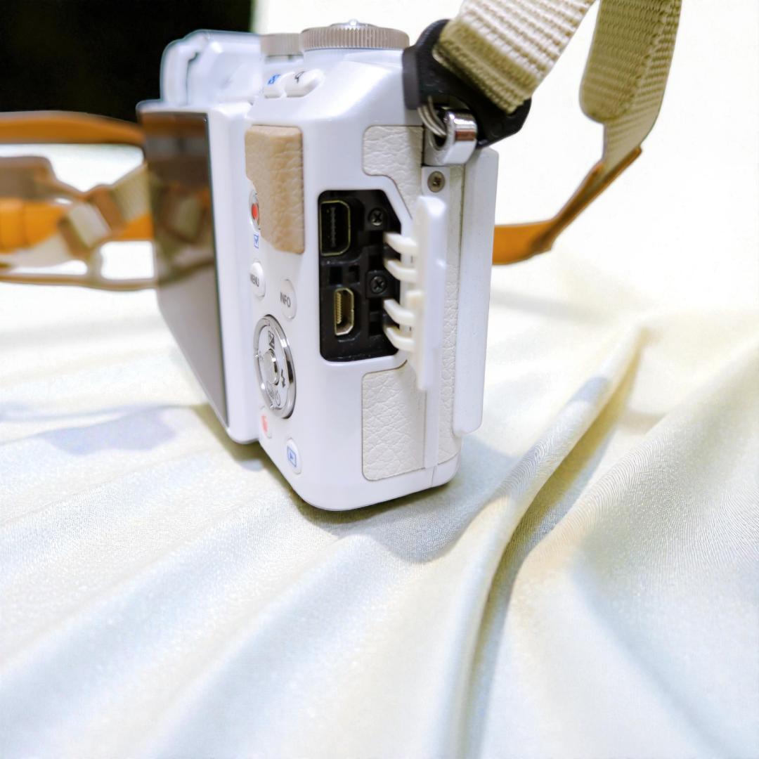 美品 OLYMPUS PEN Lite E-PL7 オリンパス ミラーレスカメラ
