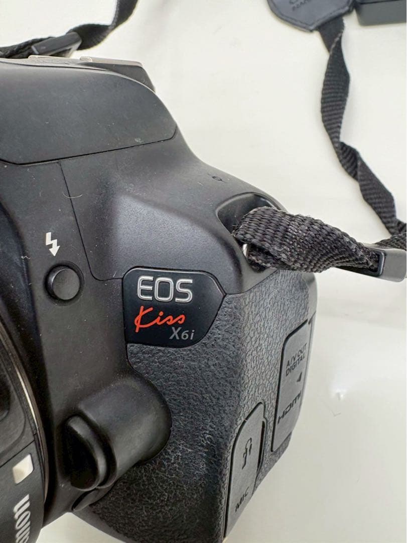EOS Kiss X6i 18-200mm f3.5-5.6レンズセット