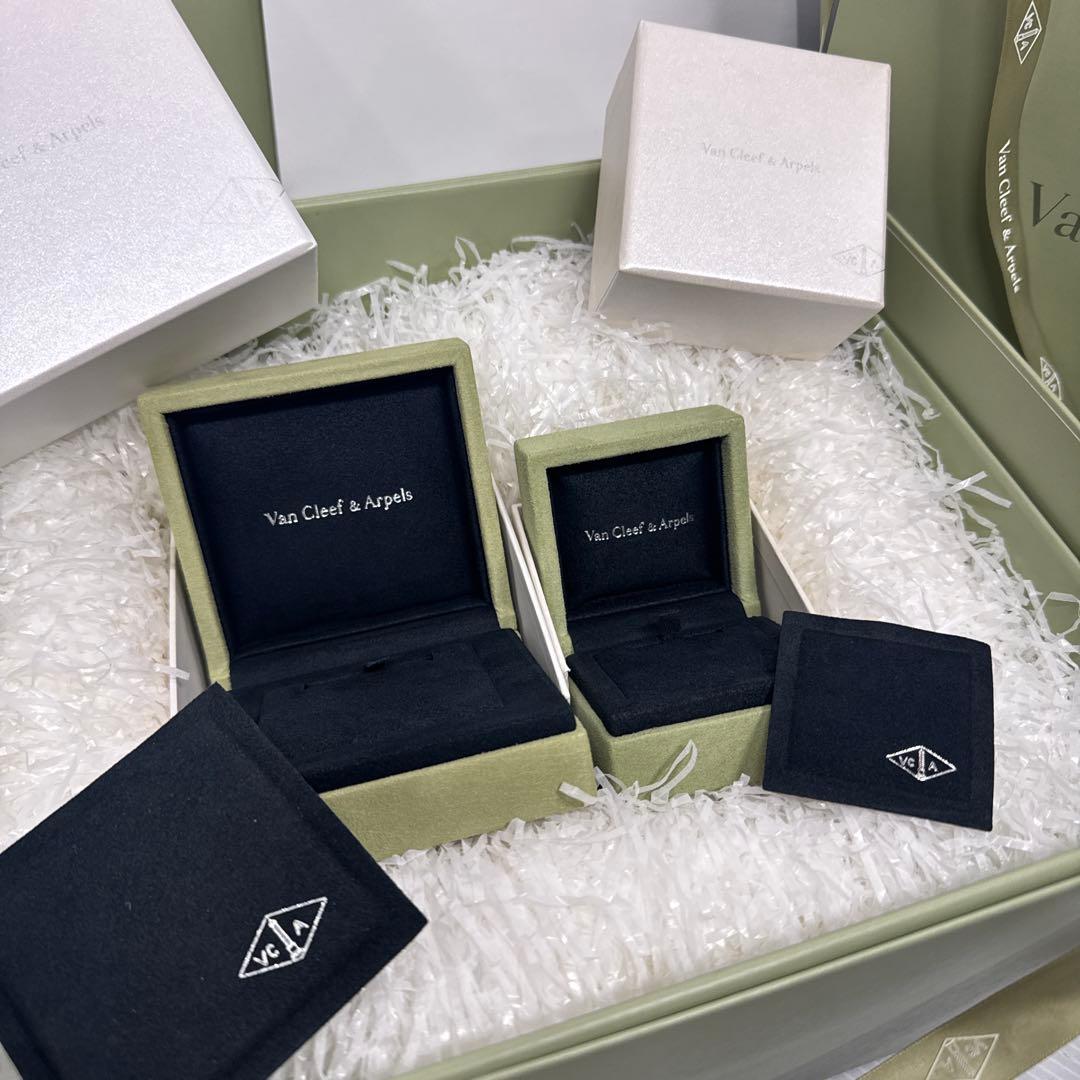 【美品】 Van Cleef & Arpels ネックレスケース 2点 空箱