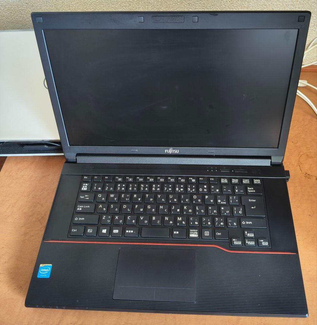 Fujitsu ノートPC 15.6インチ Intel Core i5