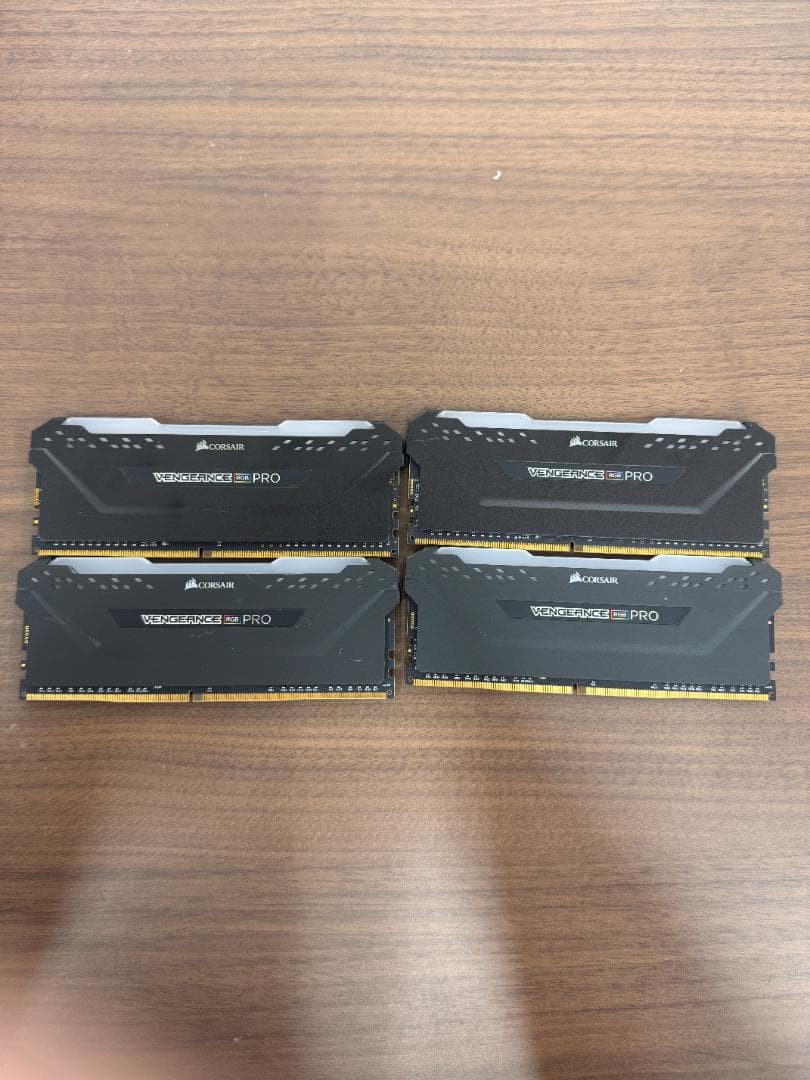 大*酱様 Corsair DDR4 32GB メモリー 4枚セット PCパーツ