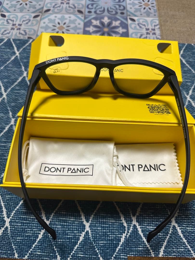 DONT PANIC ブラックフレーム メガネ