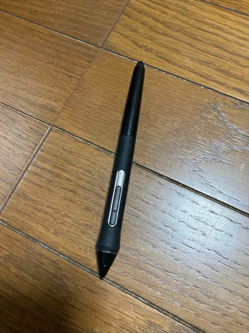 液タブ・ペンタブ Wacom Cintiq 22 DTK2260