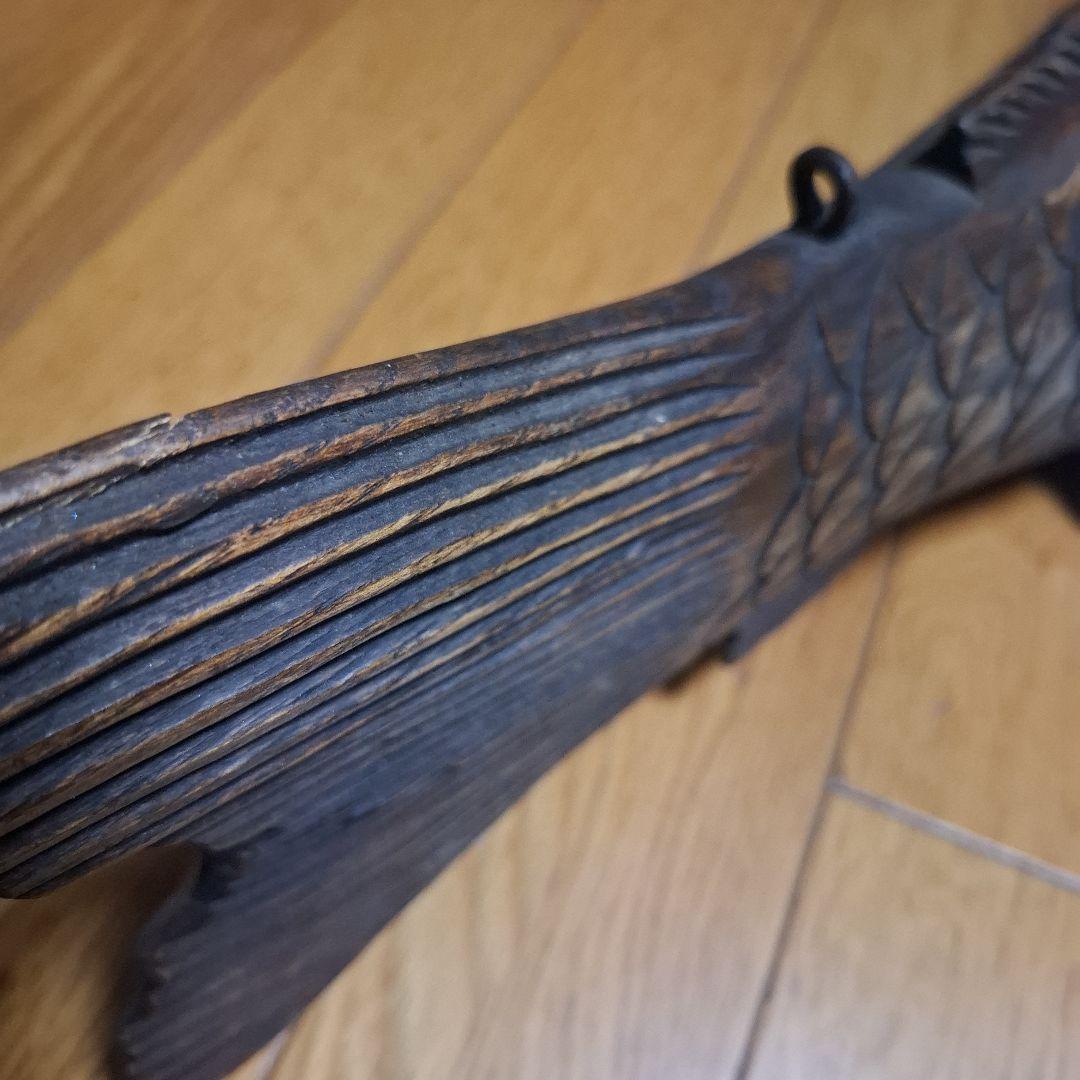木彫りの鯉