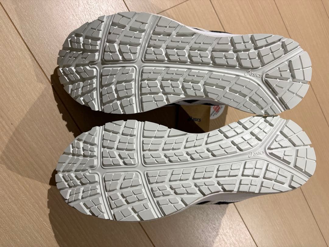 『なんとかなるさ様ご購入済み』asics Winjob CP203 新品未使用品