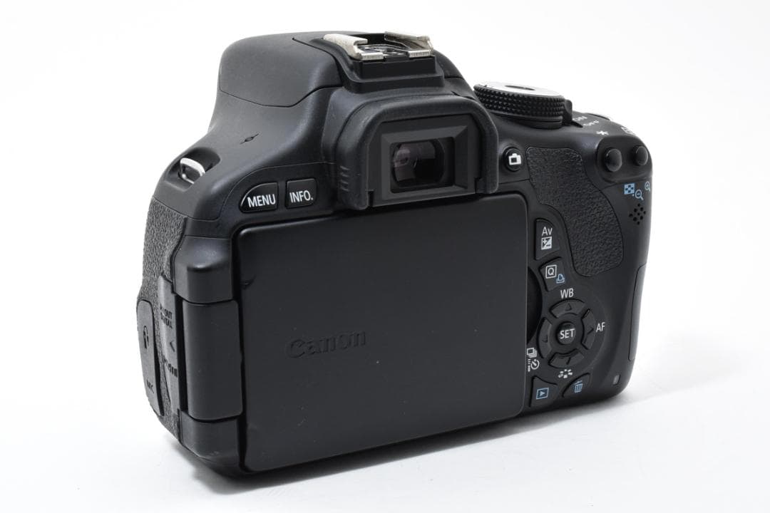 ＜1108＞ほぼ新品 Canon EOS Kiss X5 Wズーム