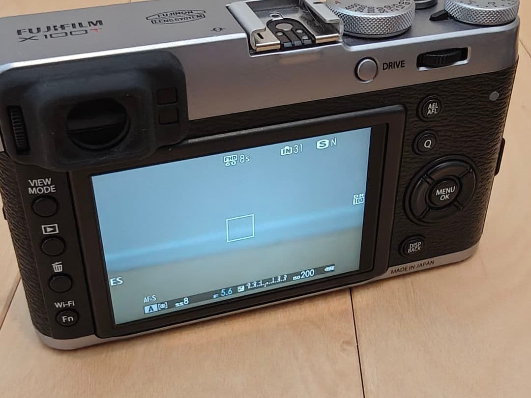 【美品、純正予備バッテリー付き】Fujifilm X100T　デジタルカメラ