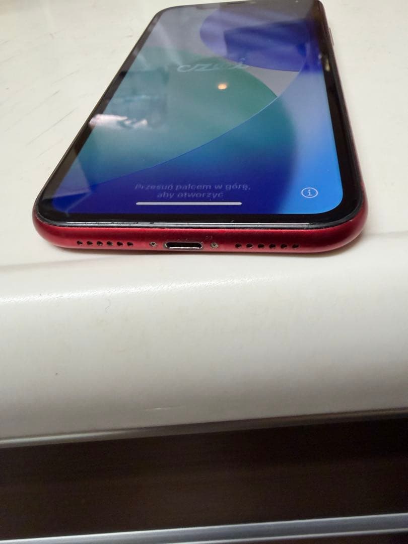 Apple iPhone 11 赤　au 128G