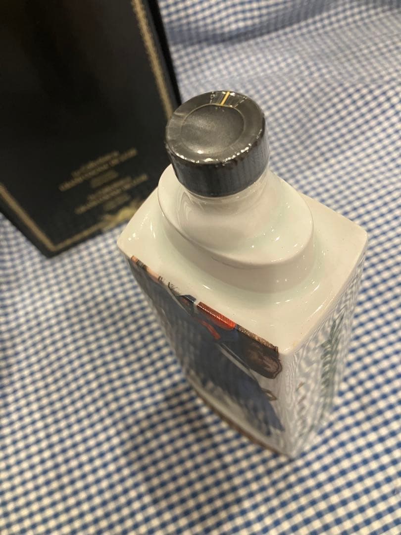 ナポレオン コニャック 限定陶器ボトル Grenadier