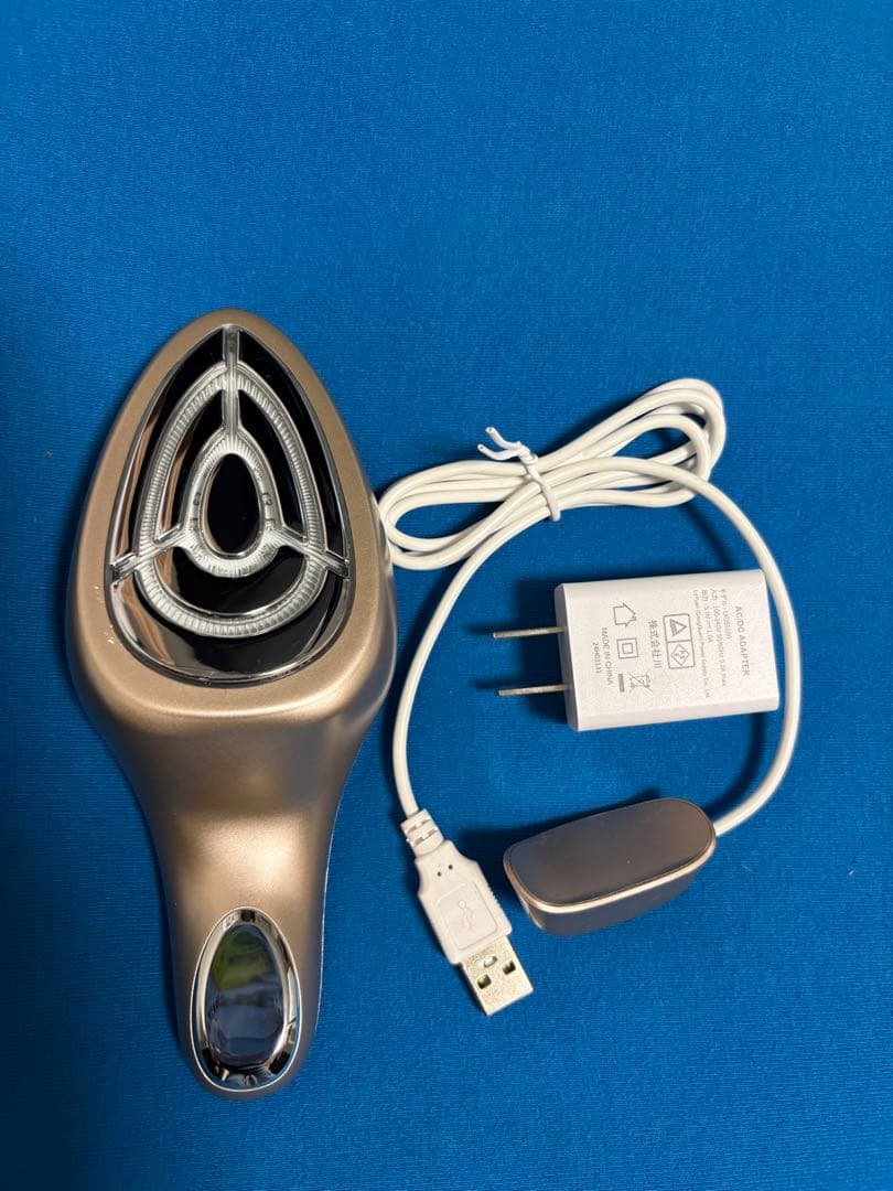 IKKOプロデュース MEラボンエクラ Éclat 美顔器 ゴールド 充電器付き