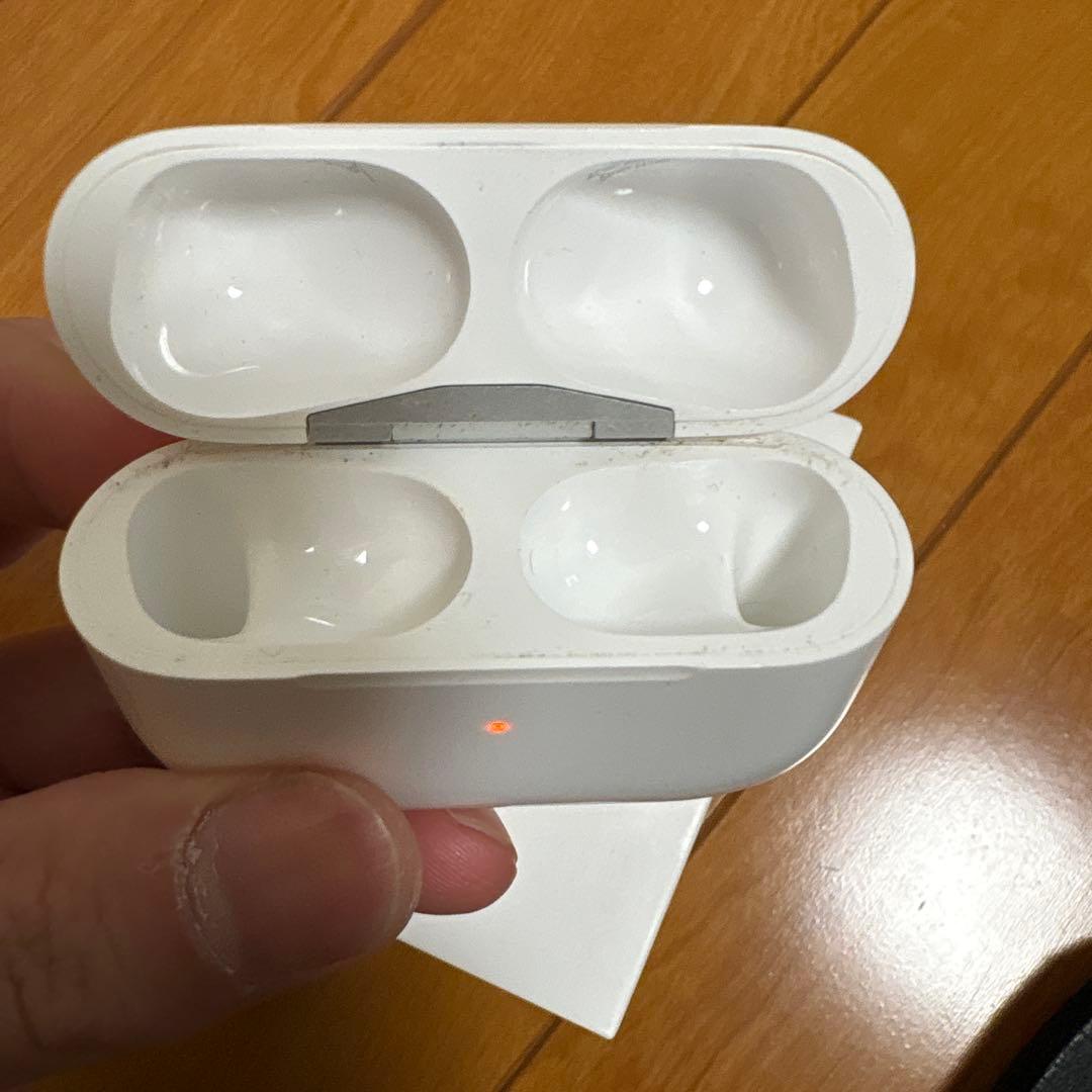 m*n様 AirPods pro 第1世代（充電:ライトニング）