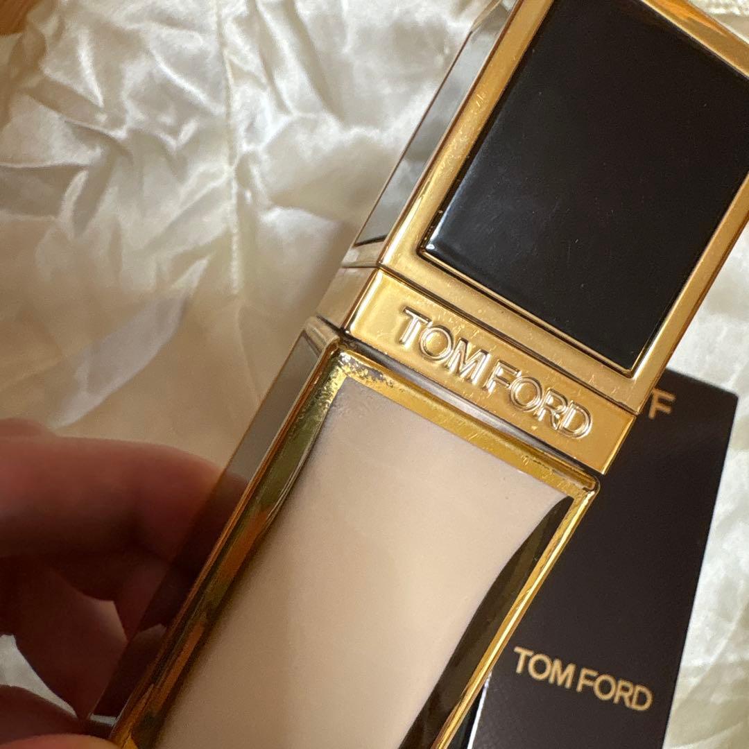 TOM FORD ラディアンス リキッドファンデーション 30ml