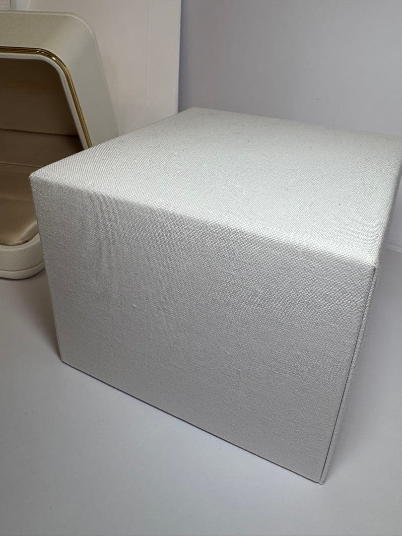 【美品】ブシュロン 空き箱 ジュエリーボックス　リボン付き紙袋2枚