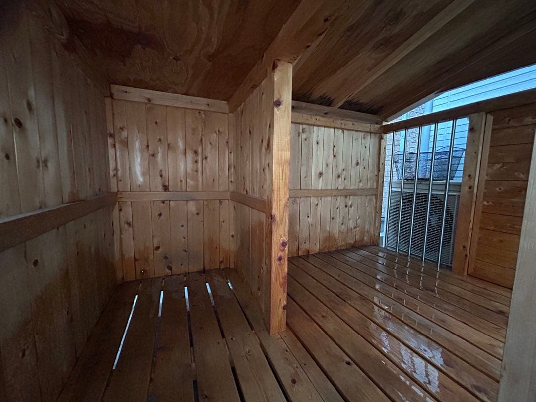 ヒノキの犬小屋