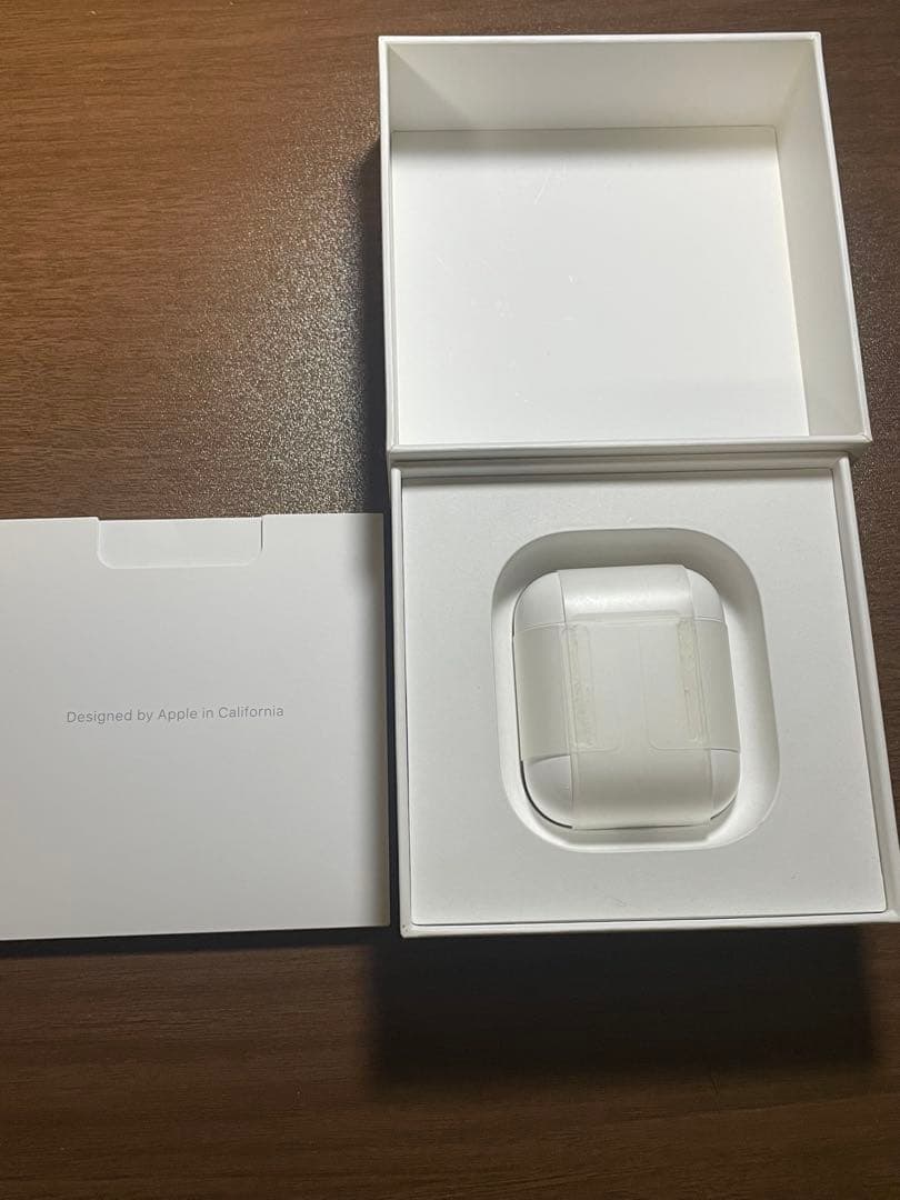 【パックバック】AirPods本体 ホワイト 純正品　箱付き　Apple