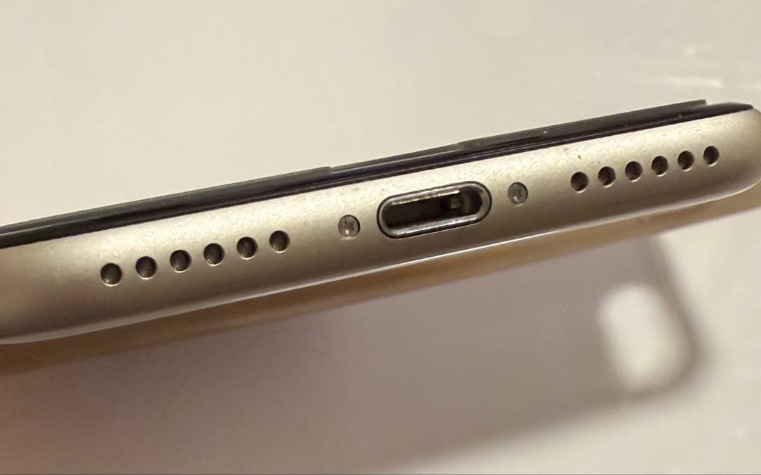 【美品】iPhone SE 第3世代 128GB SIMフリー