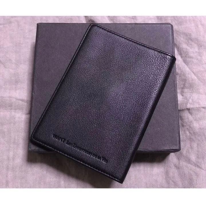 WANT LES ESSENTIELS DE LA VIA パスポートケース