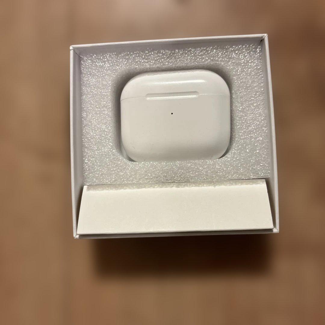 即日発送　Airpots ケース付き