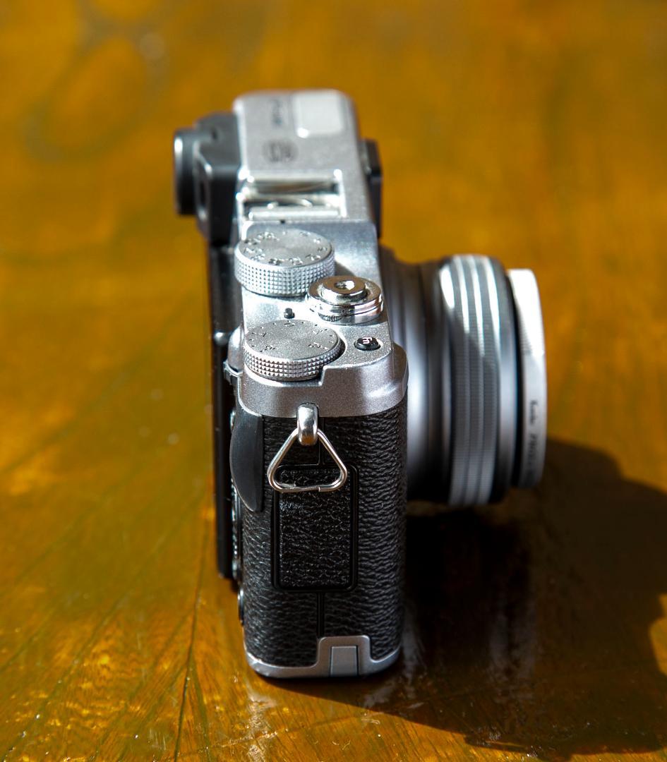 FUJIFILM フジフィルム X20 コンパクトデジタルカメラ〈動作未確認〉