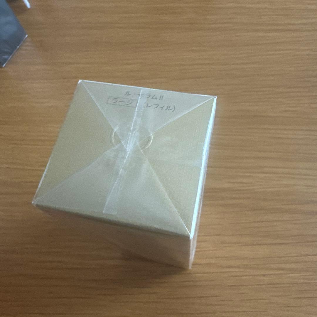 clé de peau BEAUTÉ LE SÉRUM 75mL 未開封