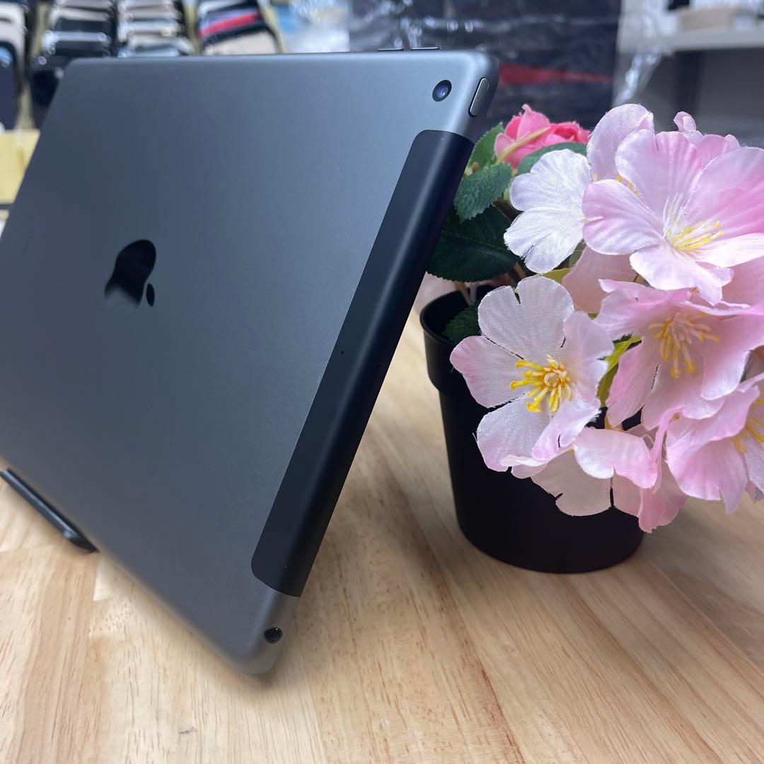 iPad 第7世代 128GB グレーWiFi+Cellular 07372