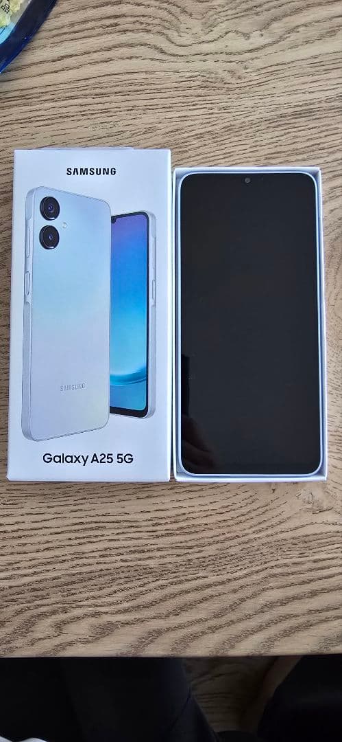 【新品未使用】Samsung GalaxyA25 5G ホワイト(ライトブルー)
