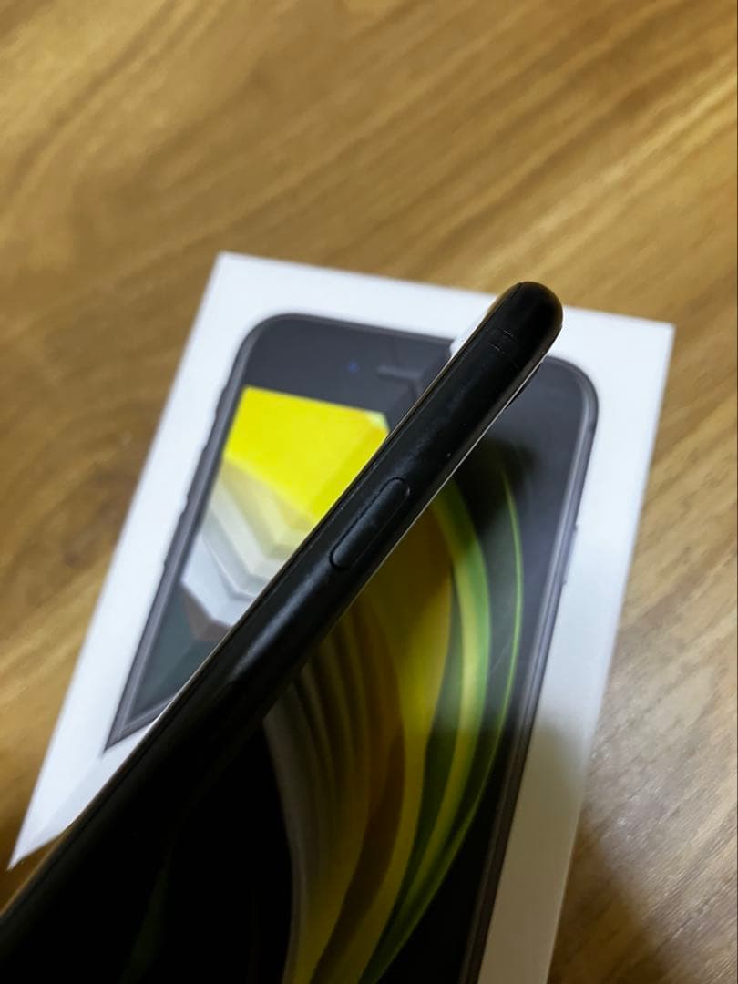 〈ジャンク〉iPhoneSE2 ブラック 128GB