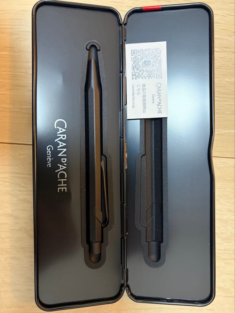 CARAN d'ACHE Classic ブラック ボールペン