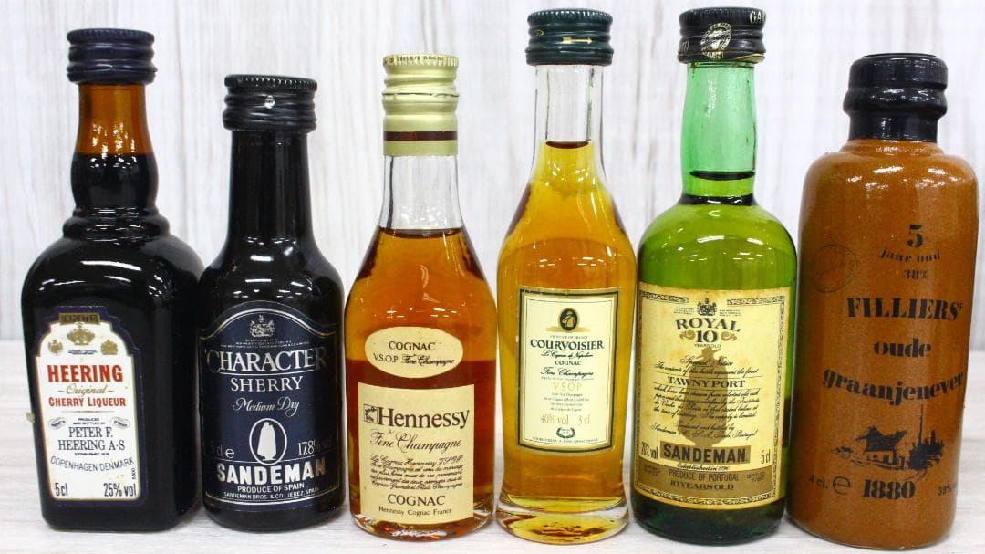 ▲未開栓 お酒ミニボトル 大量まとめ 82本セット ブランデー ウイスキー等